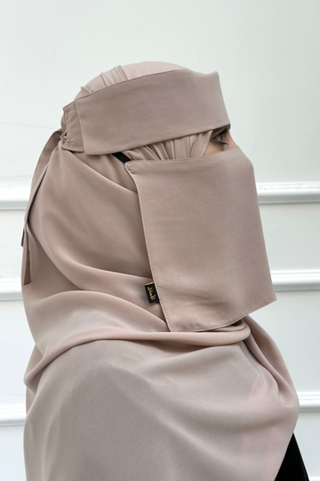نقاب اصايل (لاتيه)