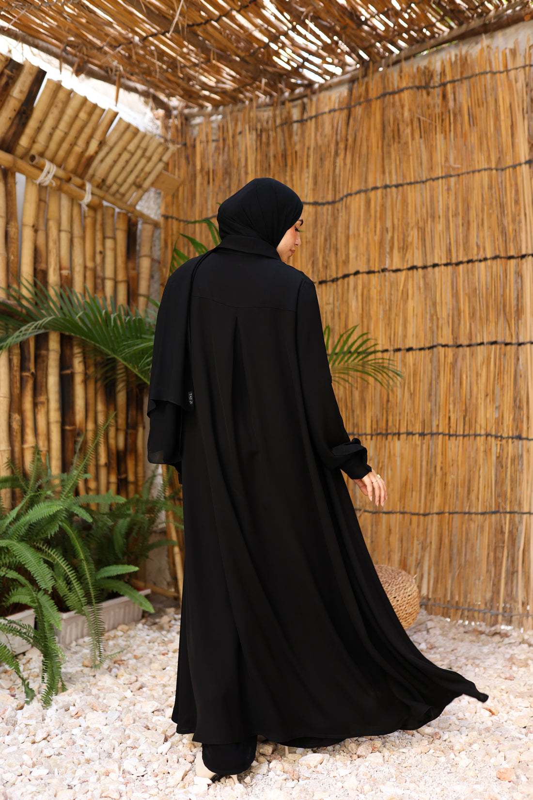 عباية خطوة (أسود)